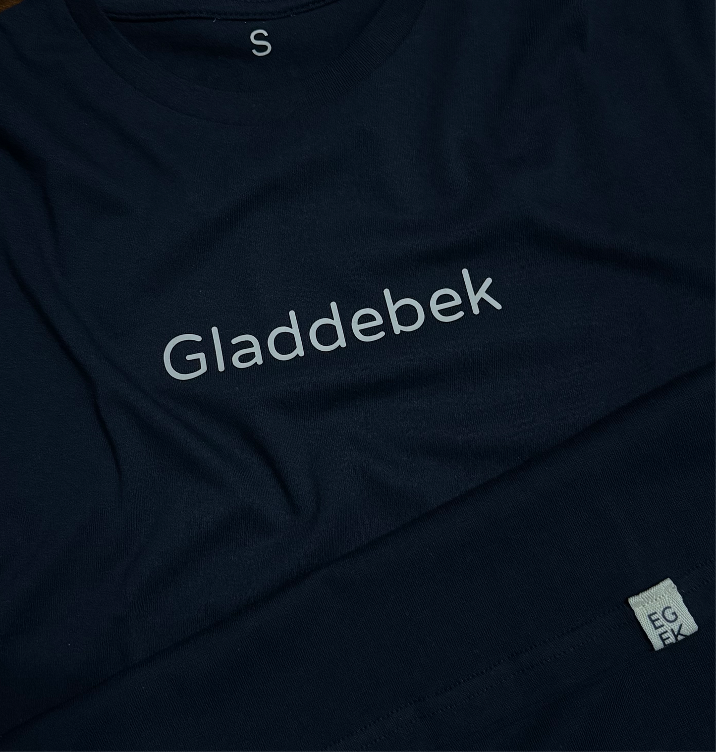 "Gladdebek" t-hemp